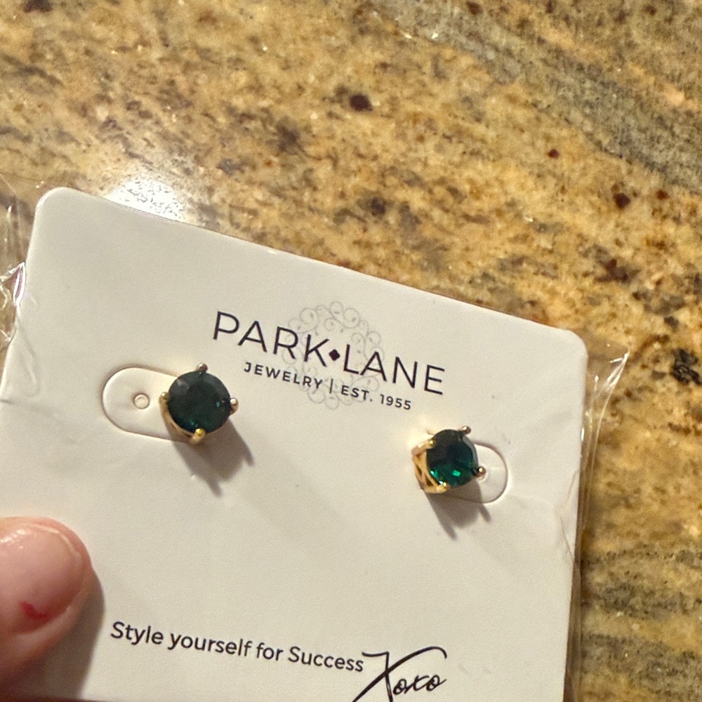 Park Lane Emerald and Gold Earrings - Picture 3 of 3